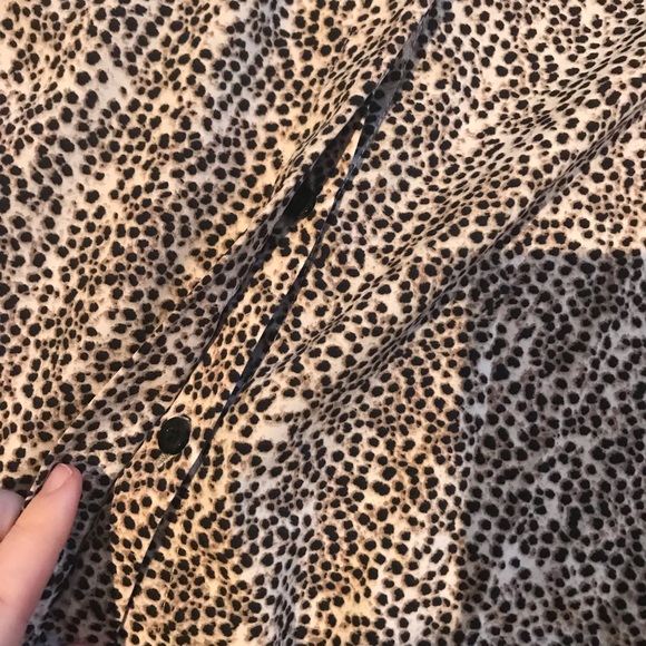 Leopard H &M blouse. Size 2 - Picture 4 of 6